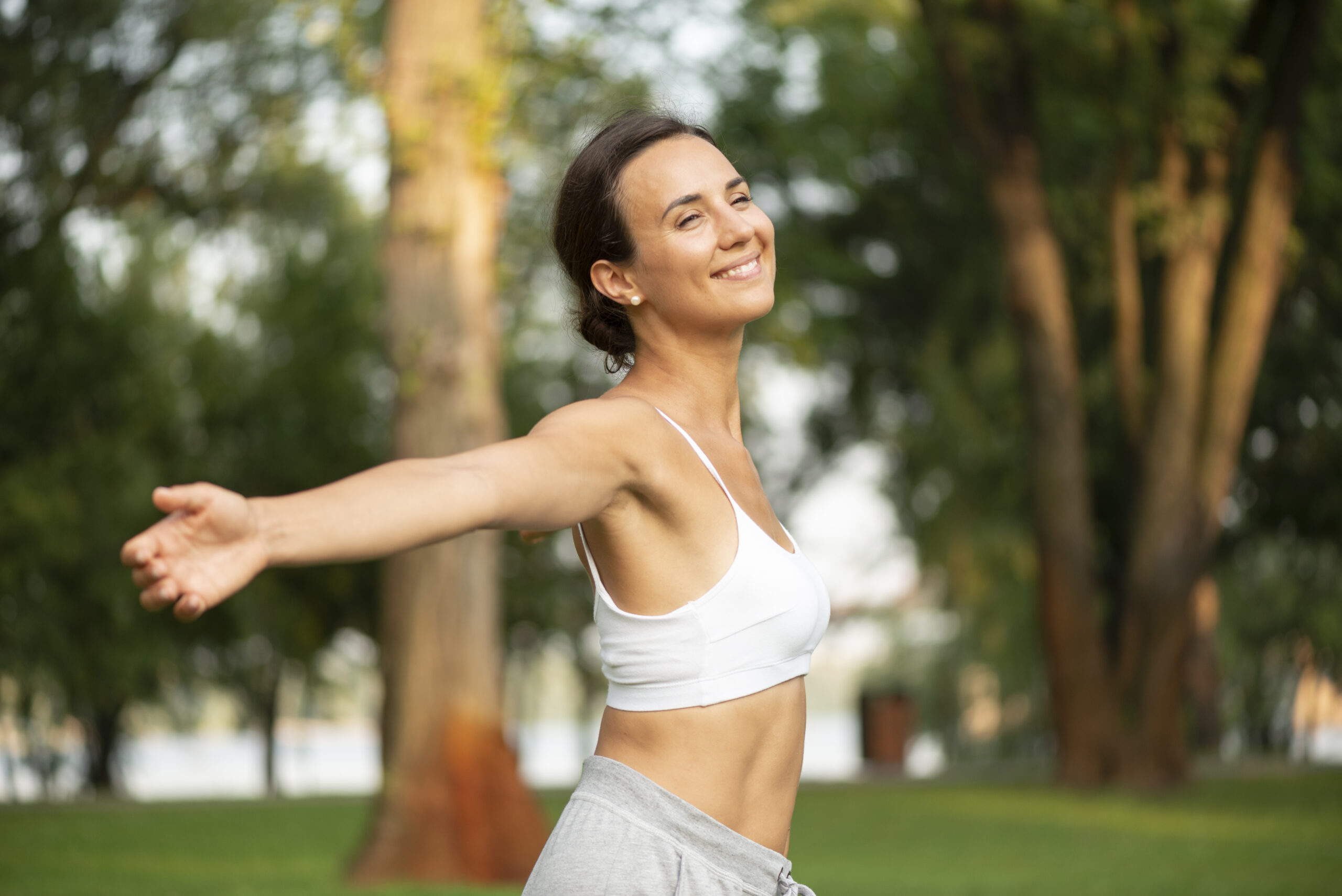 side-view-happy-woman-nature